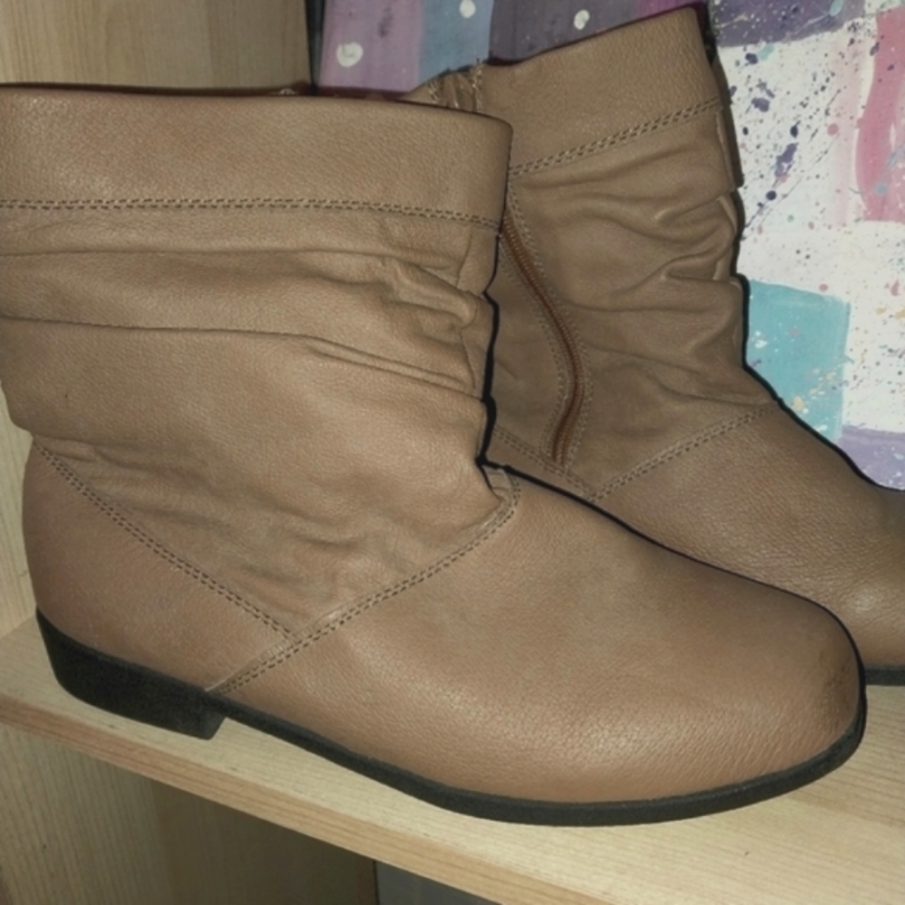 ***Totes Weather Protector Tan Leather Winter Faux Fur Lined Ankle Boots***
